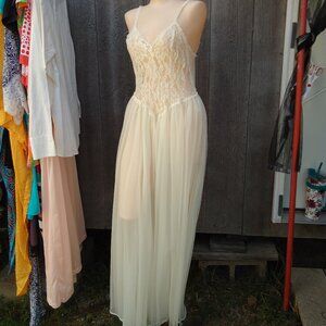 NOS Vintage Henson Chiffon Nylon Full Length Cream Gown FEMININE Oldstock S